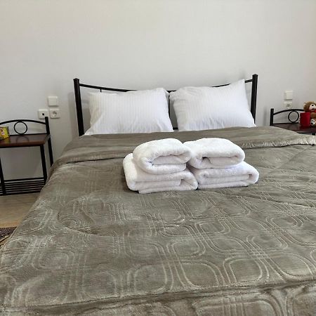 Georgia'S Guesthouse Калампака Экстерьер фото