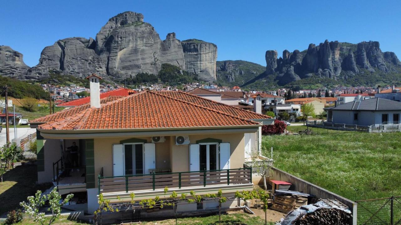 Georgia'S Guesthouse Калампака Экстерьер фото